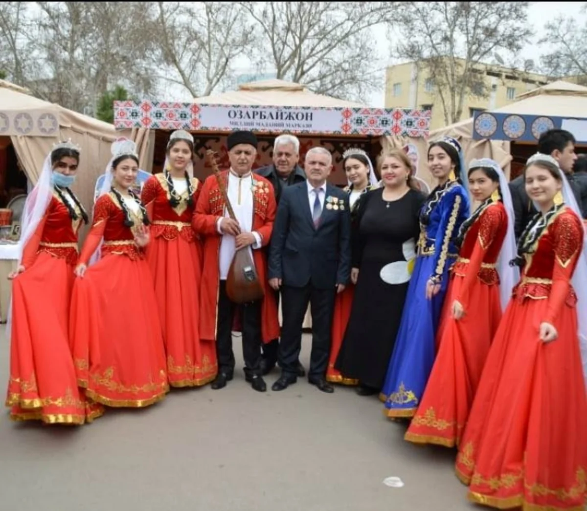 Özbəkistan Prezidenti Azərbaycan guşəsini ziyarət edib