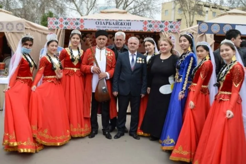 Özbəkistan Prezidenti Azərbaycan guşəsini ziyarət edib