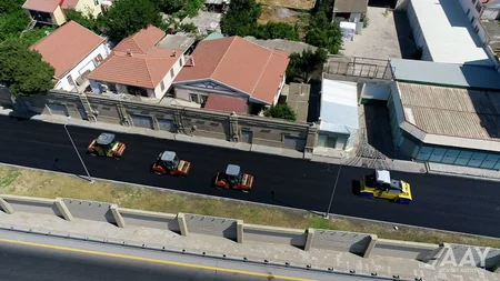 Bakının Asif Əsədullayev küçəsi təmir olunur