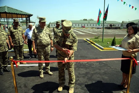 ​Cəbhəboyu zonada zabit ailələri üçün daha bir yaşayış kompleksi istifadəyə verilib