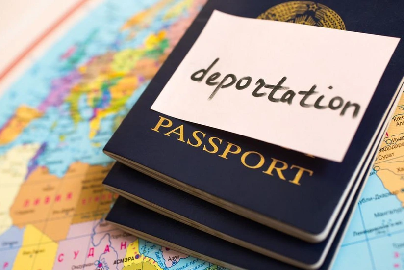 Eight Azerbaijani citizens deported from Poland
