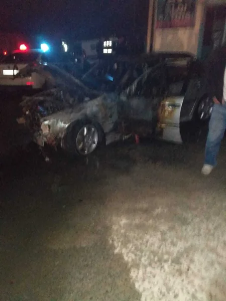 Bakıda qaz xəttinə çırpılan avtomobil yanıb