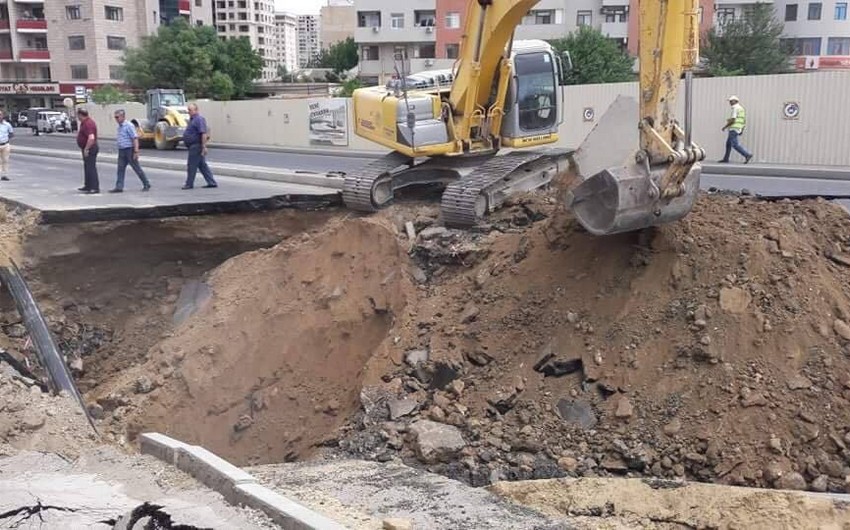 Bakıda yolun çökməsinin səbəbi qazıntı işlərindən sonra bəlli olacaq - VİDEO