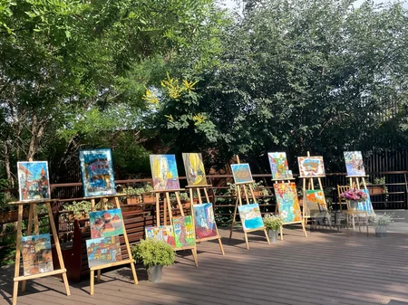 Gürcüstanda festivalda Azərbaycan xalçaları, musiqi alətləri, geyimləri nümayiş etdirilib
