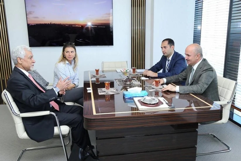 Azərbaycan Xəzər Dəniz Gəmiçiliyinin sədri Hindistanın “Marine Container Services” şirkətinin direktoru ilə görüşüb