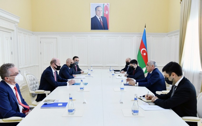 Əli Əsədov BP-nin regional prezidenti ilə görüşüb
