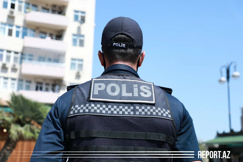 Azərbaycanda polis bıçaqlandı