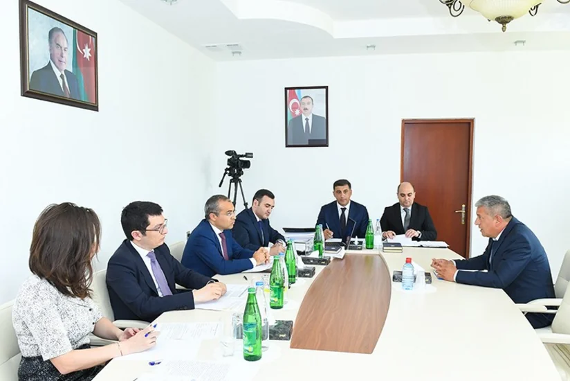 Vergilər naziri Qəbələdə vətəndaşları qəbul edib