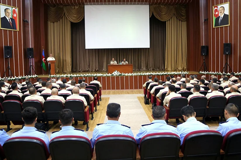 Azərbaycan ordusunun şəxsi heyətlə iş üzrə komandir müavinləri və hərbi psixoloqlarının seminarı keçirilib
