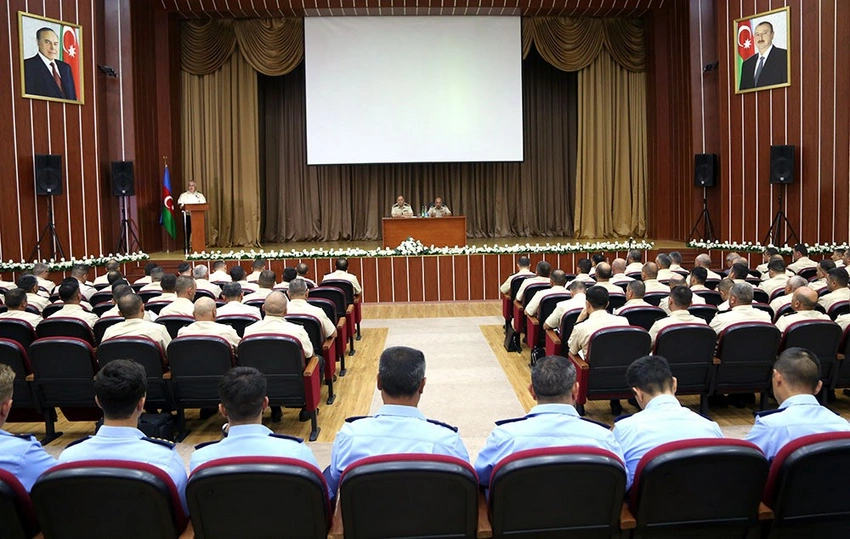 Azərbaycan ordusunun şəxsi heyətlə iş üzrə komandir müavinləri və hərbi psixoloqlarının seminarı keçirilib