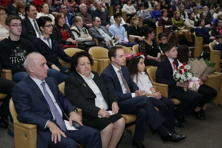 Azercell запустил мобильную версию горячей линии