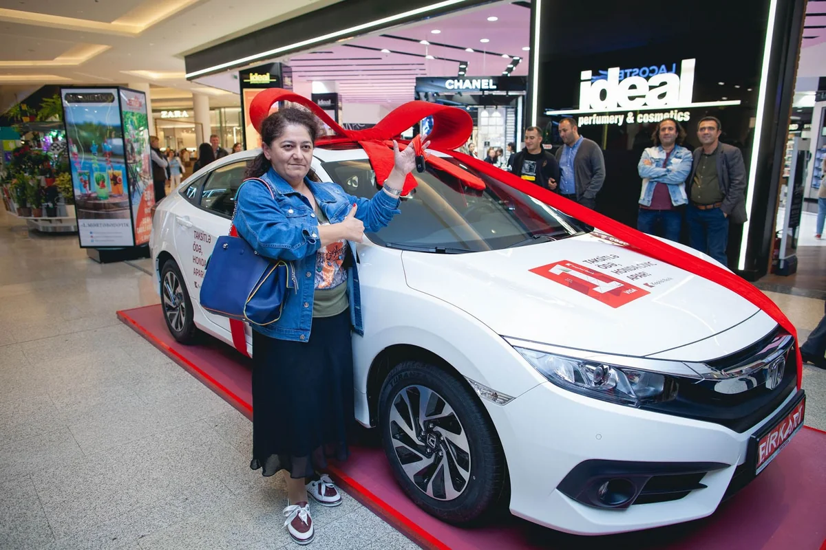 BirKart müştərisi Honda Civic qazanıb