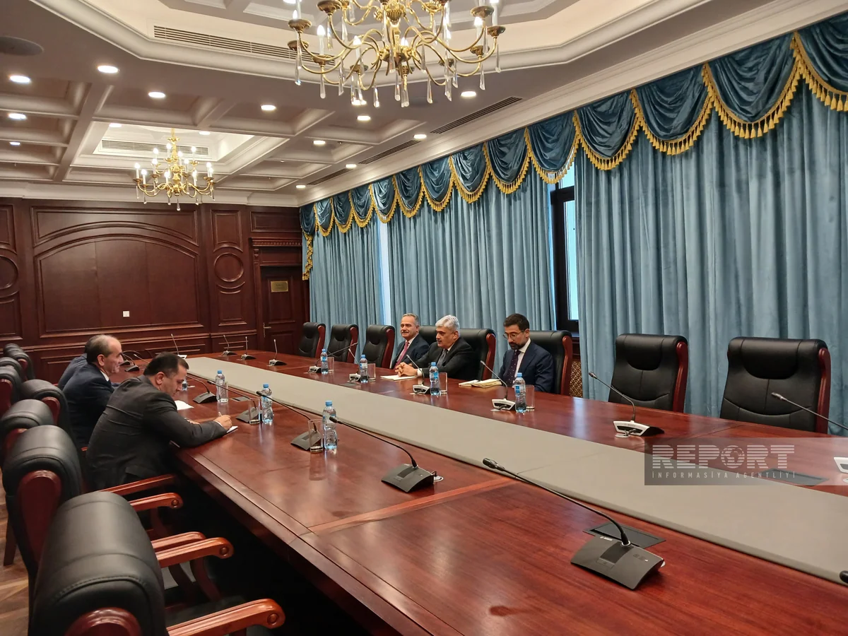 Samir Şərifov tacikistanlı həmkarı ilə görüşüb