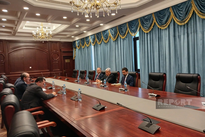 Samir Şərifov tacikistanlı həmkarı ilə görüşüb