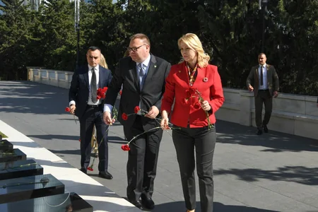 Monteneqro parlamentinin sədri Ulu Öndərin məzarını və Şəhidlər xiyabanını ziyarət edib