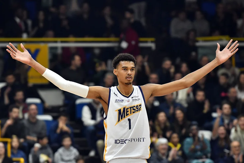 20 yaşlı basketbolçu NBA-da yeni rekorda imza atıb