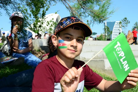 Heydər Əliyev Mərkəzinin parkında Uşaq festivalı keçirilib