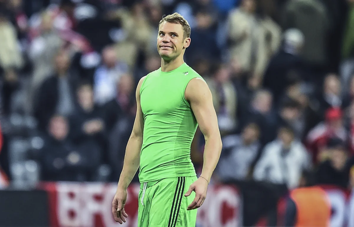 Вратарь сборной Германии получил травму