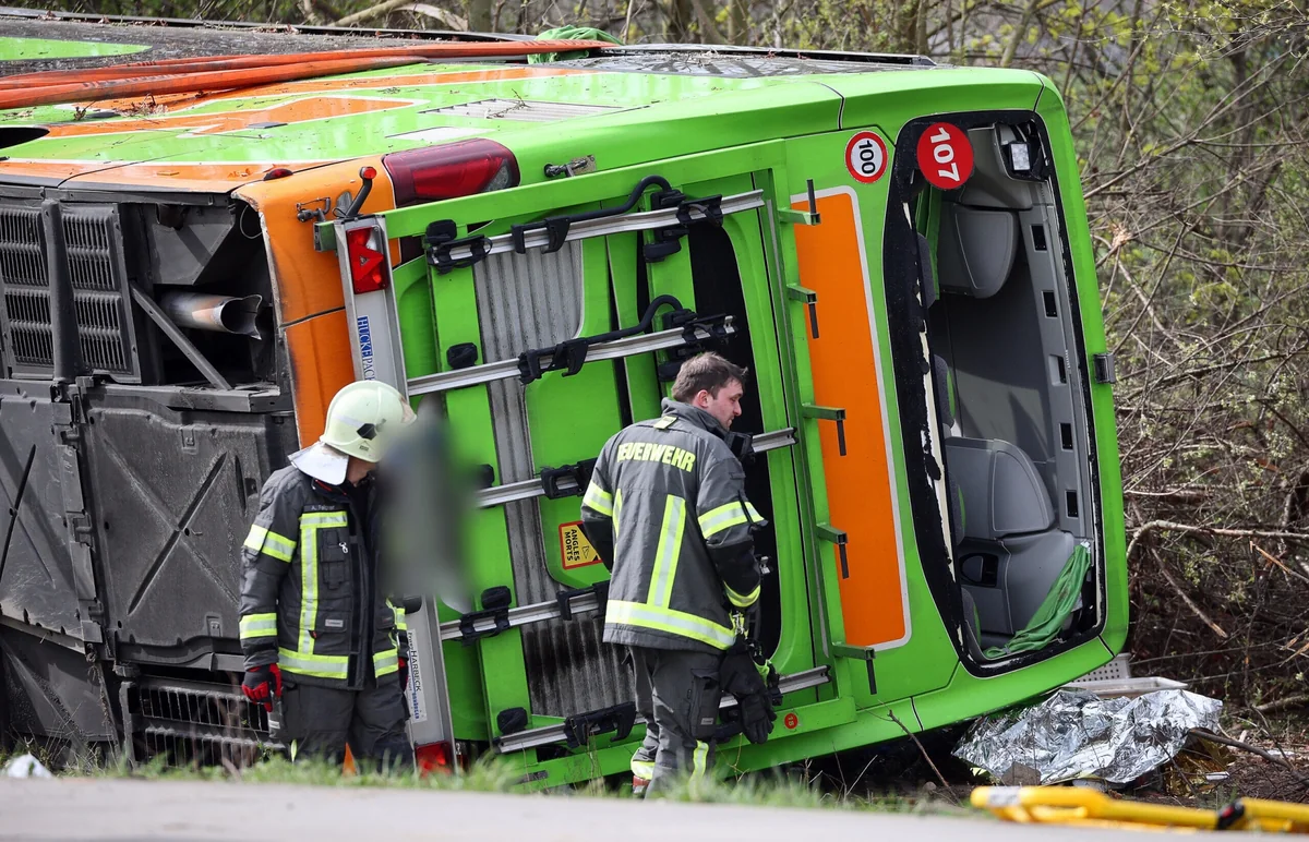 Almaniyada turist avtobusu aşıb, 5 nəfər ölüb, 50 nəfər xəsarət alıb