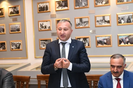 Dövlət Komitəsində “Tanrı yoxuşu” kitabının təqdimatı keçirilib