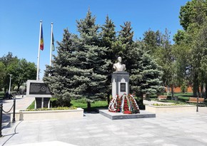 Ulu öndər Heydər Əliyevin Belqrad və Buxarestdəki abidəsi ziyarət edilib