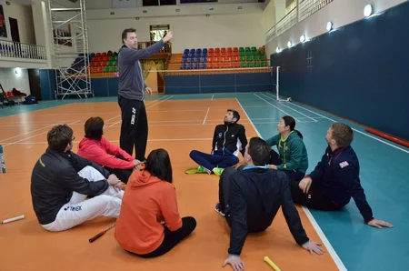 Baku hosts refresher courses for badminton trainers