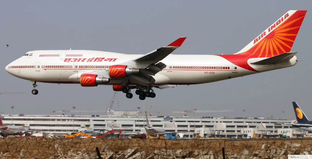 Hindistan prezidentinin təyyarəsi texniki problemlər səbəbiylə Dehliyə dönüb