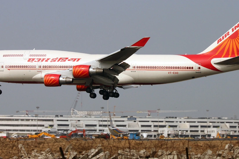 Indian air force ne on way back to Delhi due to technical problems