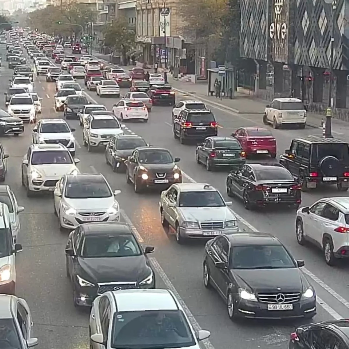 Bakının bir sıra yollarında tıxac var – SİYAHI