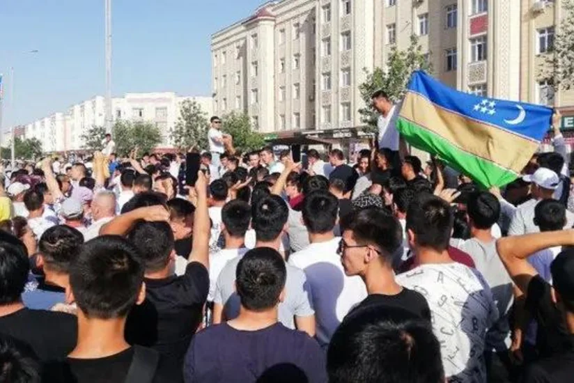 Özbəkistan Prezidenti Qaraqalpaqda fövqəladə vəziyyət rejimi tətbiq edib