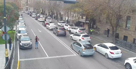 Bakının bir sıra yollarında tıxac yaranıb