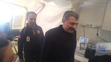 Fahrettin Koca visits mobile field hospitals of Azerbaijan’s Ministry of Emergency Situations in Kahramanmaras