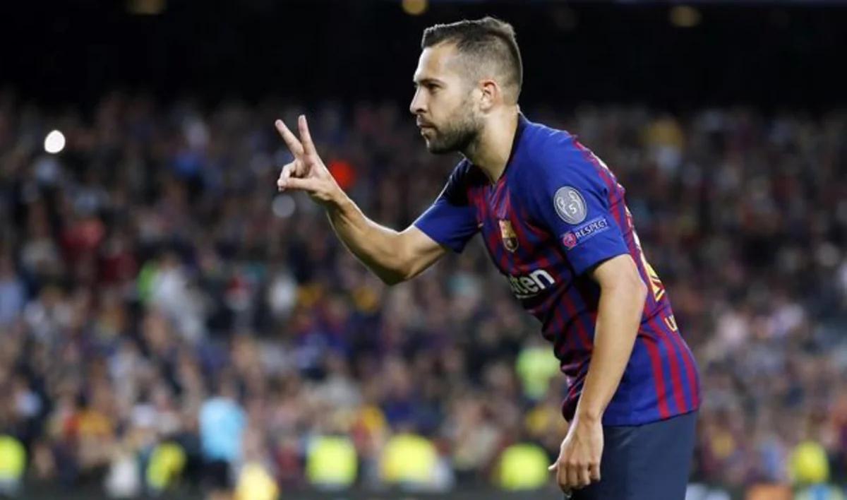 Barselona aparıcı futbolçusu ilə müqaviləni beş il müddətinə uzadıb