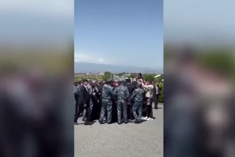 Полиция Армении попыталась не пропустить Гарегина II к мемориальному комплексу