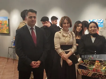 Gürcüstanda azərbaycanlı qadınların rəsm və əl işlərindən ibarət sərgi açılıb