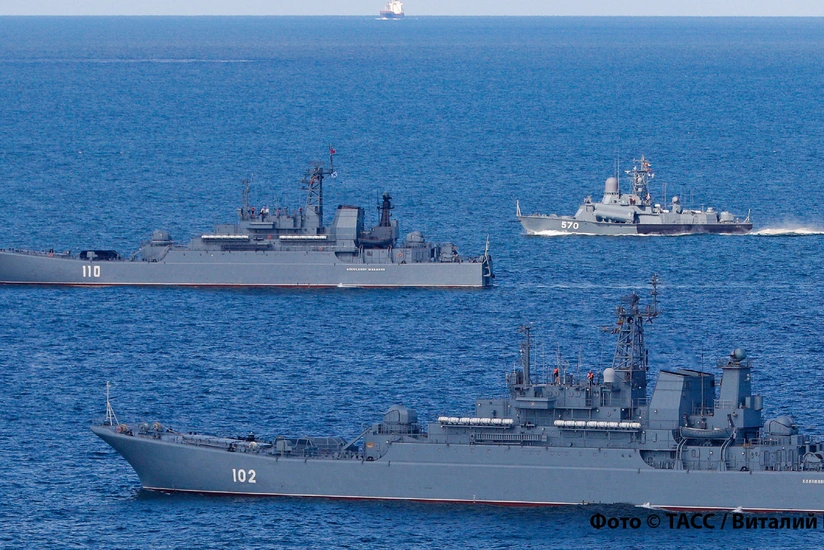 Russia conducts military exercises in Black Sea