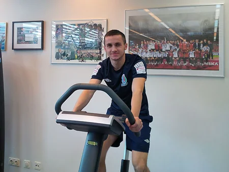 Azərbaycan yığmasının futbolçusu Almaniyada müalicəsini davam etdirir