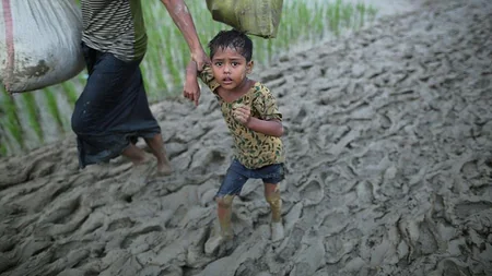 Myanmanı zorakılıqlarla əlaqədar tərk edən müsəlmanların sayı 90 minə çatıb