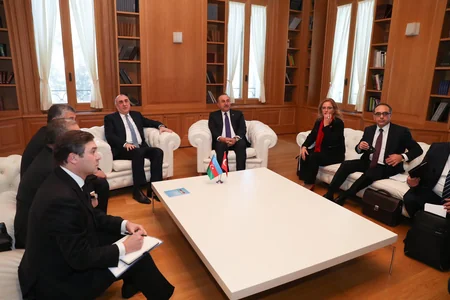 Elmar Məmmədyarov Mövlud Çavuşoğlu ilə görüşüb