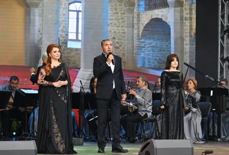 Azərbaycan Prezidenti Həkəri çayının sahilində keçirilən “Laçın Şəhəri Günü” bayram tədbirində çıxış edib