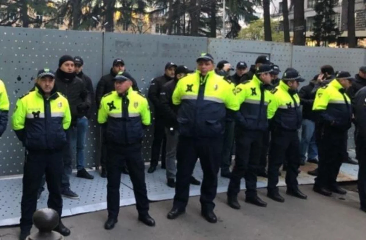 В Тбилиси произошло столкновение между полицией и демонстрантами