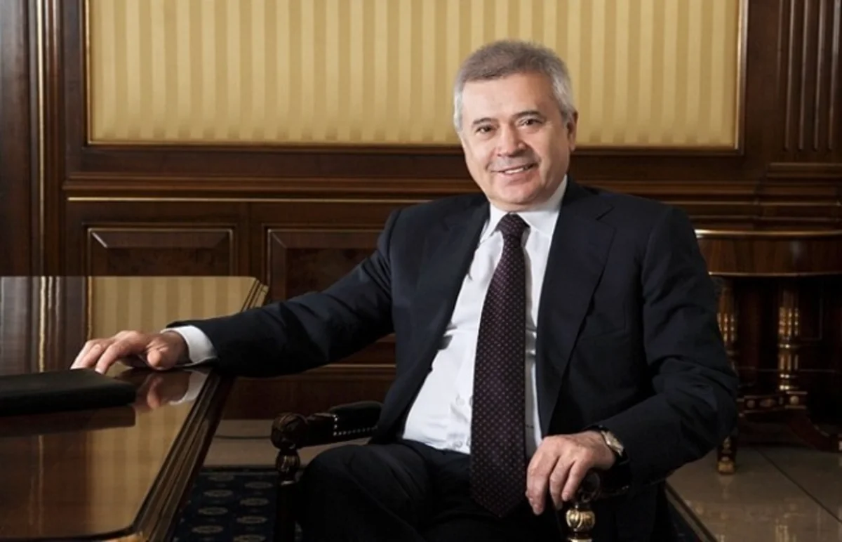 Two companies buy shares at LUKoil