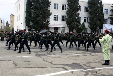 Azərbaycan əsgərləri təntənəli surətdə hərbi and içiblər