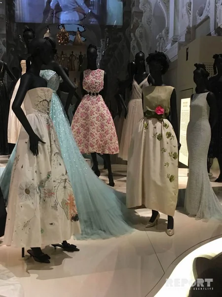 Parisdə məşhur modelyer Kristian Diorun yaradıcılığının 70 illiyi qeyd olunub - FOTOREPORTAJ