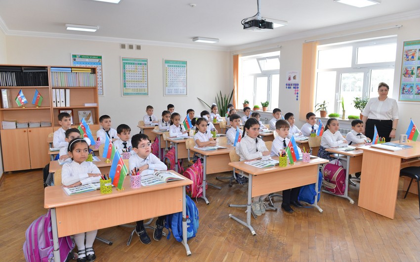 Azerbaijan extends term of classes suspension at schools