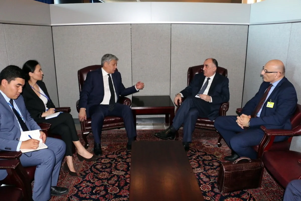 Elmar Məmmədyarov üç ölkənin xarici işlər naziri ilə görüşüb