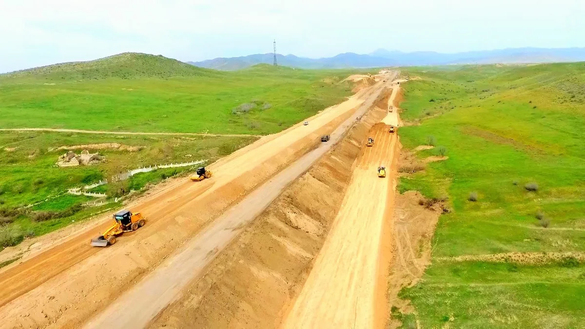 Hadrut-Cəbrayıl-Şükürbəyli avtomobil yolunun inşasına başlanılıb