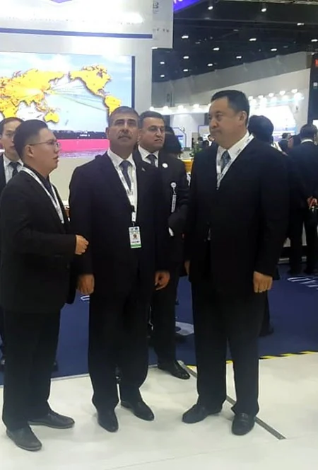 Azerbaijan Defense Minister attends IDEX-2019 International Defense Exhibition