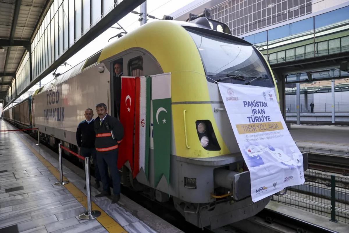 İslamabad-Tehran-İstanbul marşrutu üzrə ilk yük qatarı Ankaraya çatıb