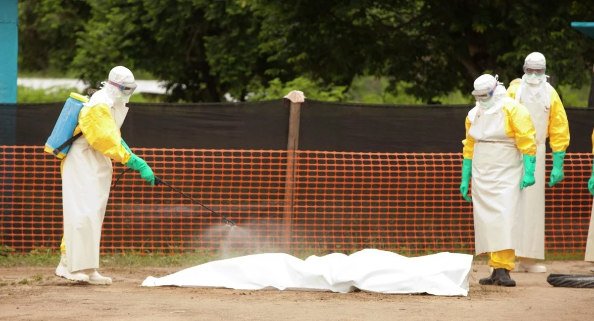 ÜST: Dünyada Ebola virusundan ölənlərin sayı 7 minə yaxın çatıb